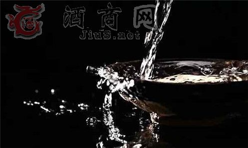 �����ϾƼ���ϸ�µĲ�Ʒֵ�����е�ִ�źͼ��