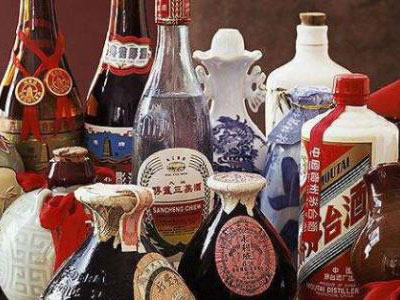 面对众多白酒企业与品牌,经销商该如何选择.jpg 面对众多白酒企业与品牌,经销商该如何选择.jpg