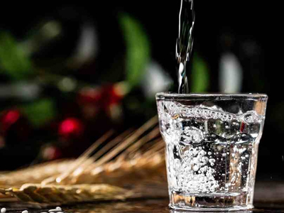 抓住酒水代理商助力厂家发�?.jpg 抓住酒水代理商助力厂家发�?.jpg