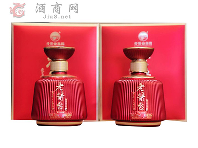 �ڸ����ᣬ����Ũ��������ڣ�����ͷ���Ͻ�̨��-�챦ʯ��ֵ��ӵ��&iuml;&frac14;?.jpg